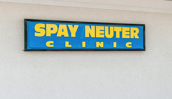 Five County Spay Neuter Clinic exterior photo showing sign